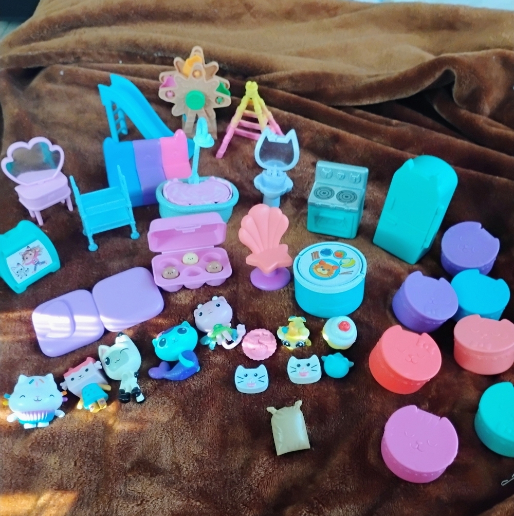 Gabby's Dollhouse Characters And Accessories
